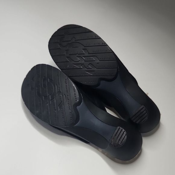 UGG Australia Black Suede platform mules - Picture 5 of 9